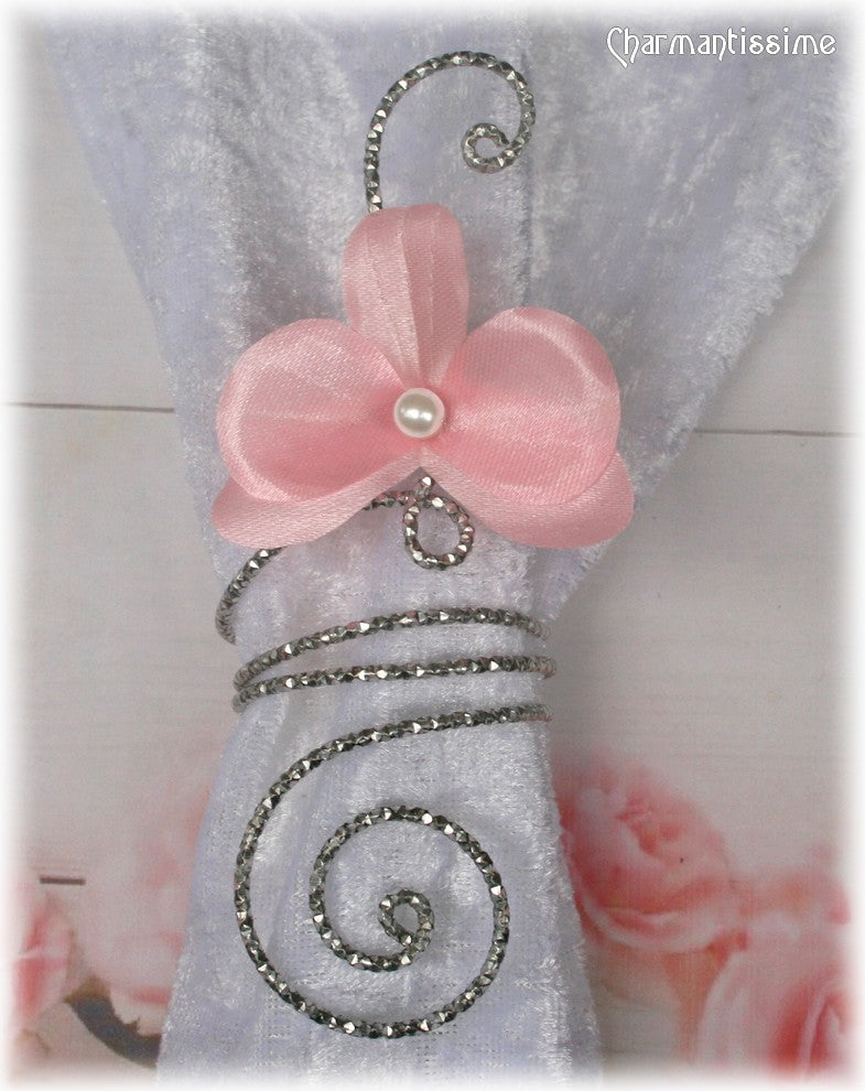 attache étole fleur orchidée rose et argent pour mariage et fête