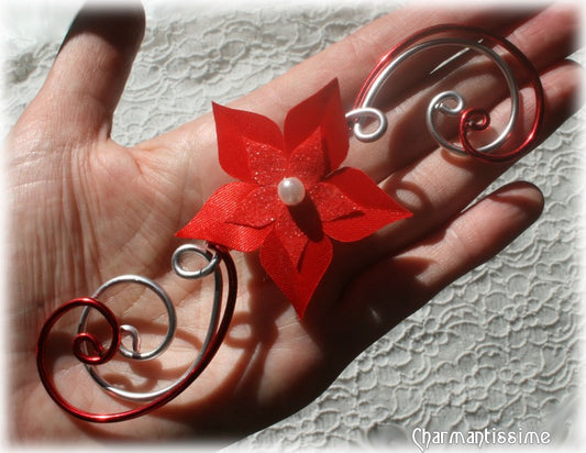 Pic à chignon fleur rouge et blanche volutes Amelia