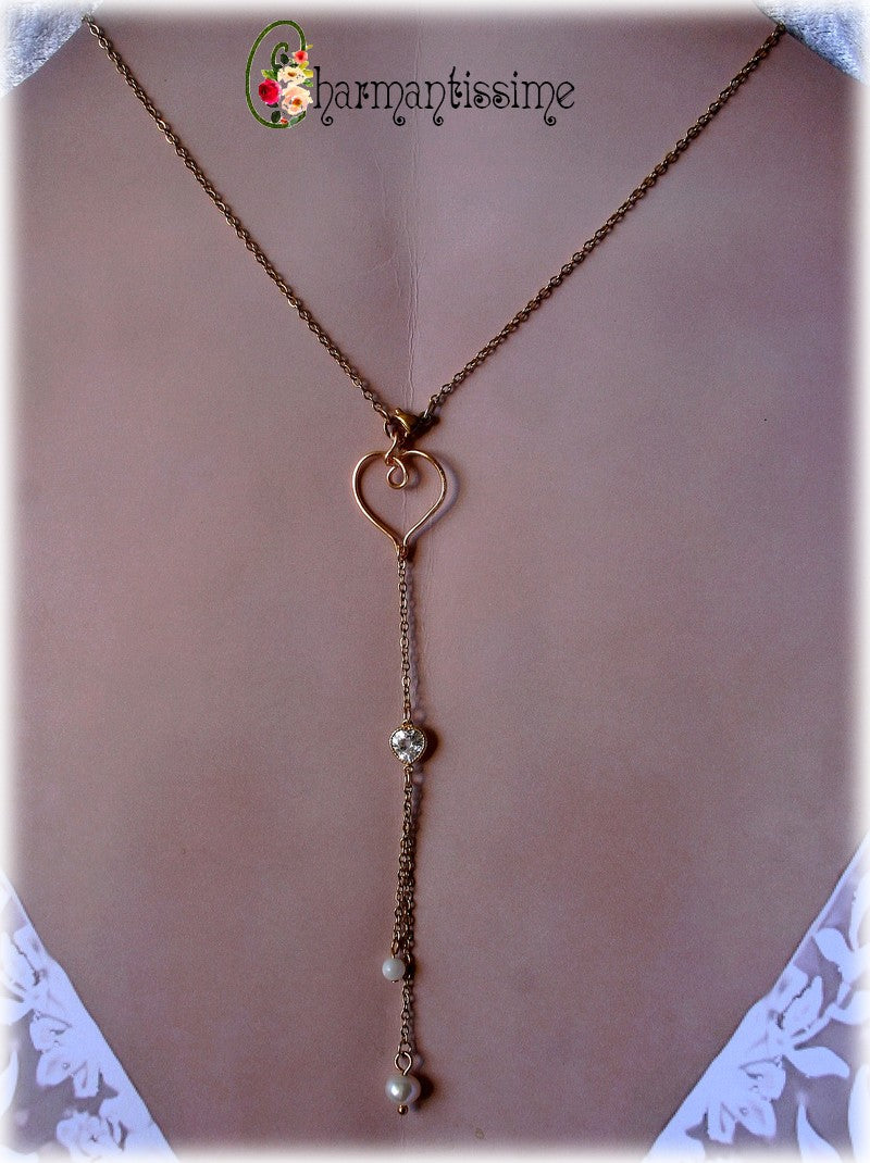 bijou de dos Coeur doré, Coeur zircon, perle d'eau douce et perle de nacre sur chaine fine plaqué or pour mariage et fêtes