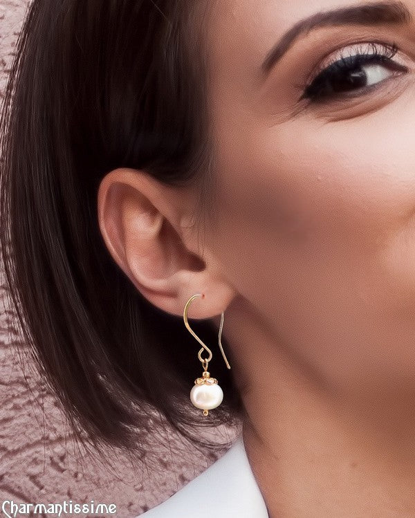 Belles boucles d'oreilles mariage pour mariée en perle de culture d'eau douce blanche et or gold filled, pas cher, de la marque Charmantissime