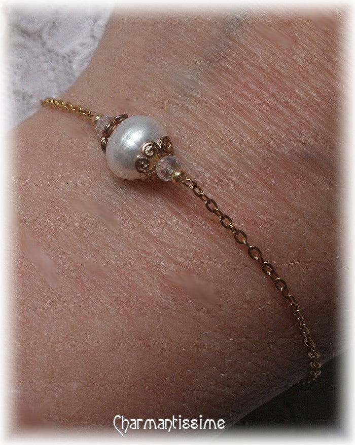 Bracelet mariage chaine fine or et perle de culture blanche de la marque Charmantissime