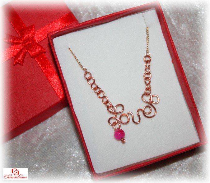 Cadeau femme bijou collier 'love' fil metal cuivre naturel