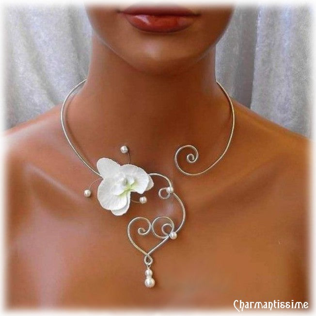parure collier mariage fleur orchidée blanche coeur original de notre mariée boheme Justine
