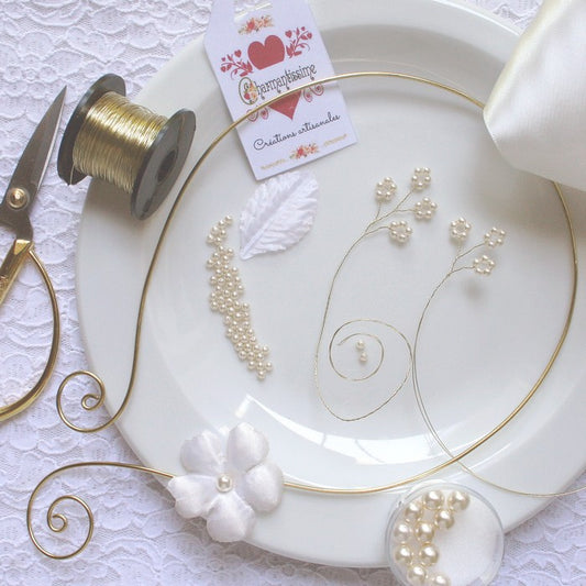 Collier de mariage fleur de cerisier "sakura" japonisant fait main personnalisé sur mesure en doré et ivoire