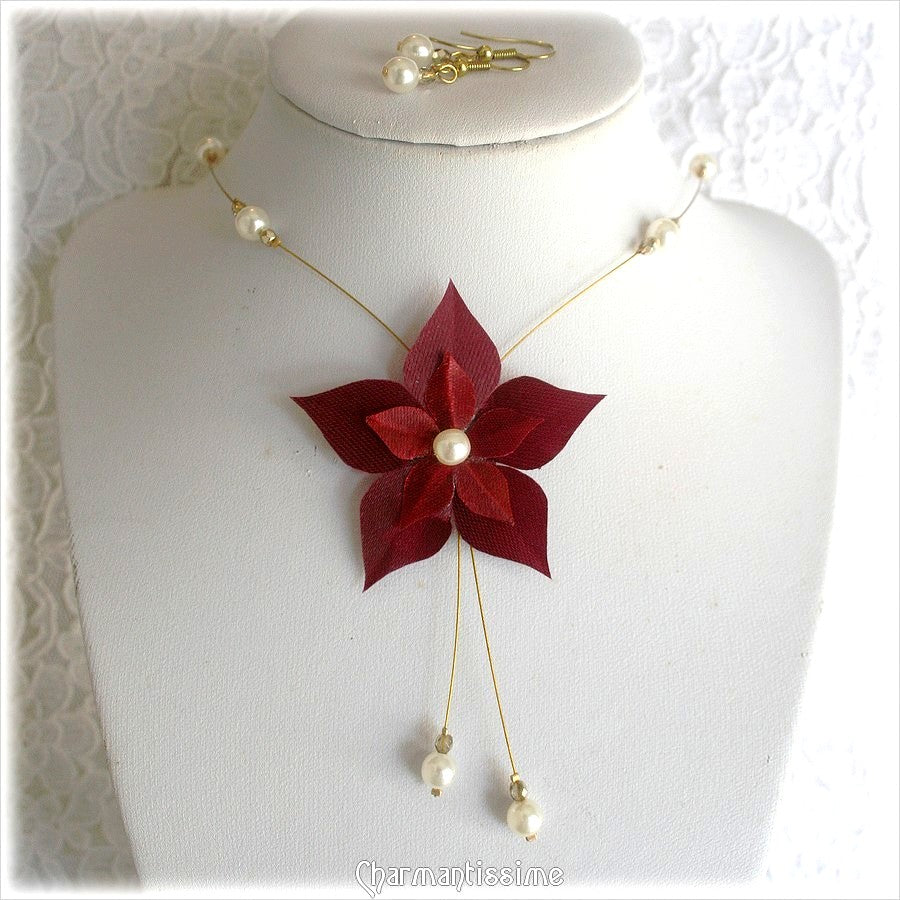 collier mariage fleur étoilée en satin de soie sur mesure par l'atelier Charmantissime, spécialiste du bijou de mariage