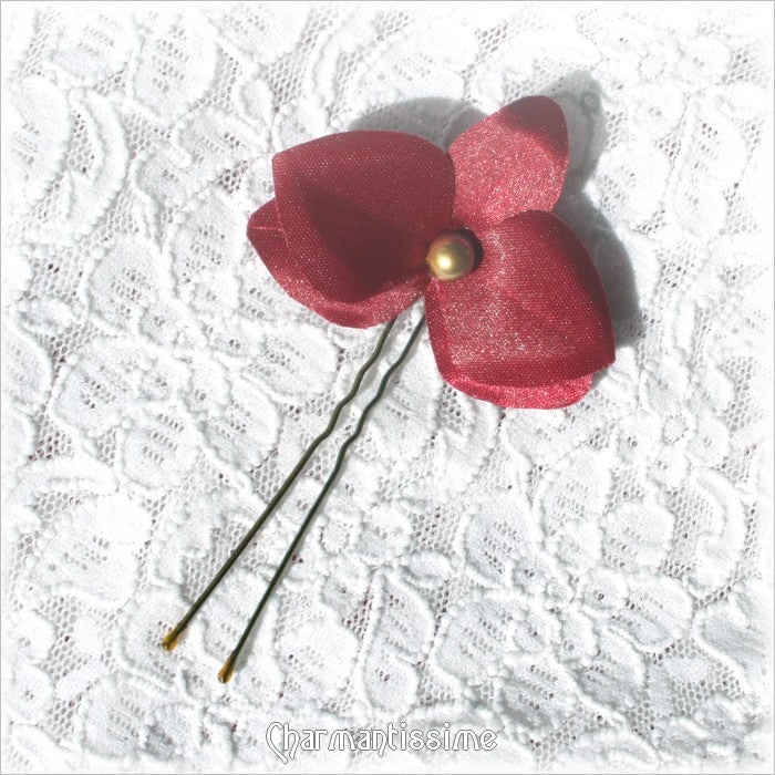 Epingle à cheveux fleur d'orchidée bordeaux en satin pour chignon de mariée ou demoiselle d'honneur