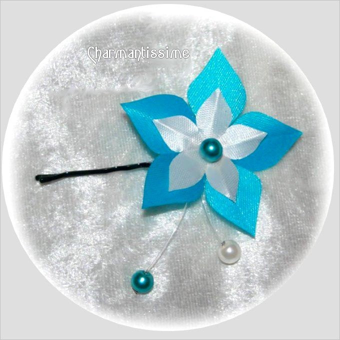 barrette épingle à cheveux fleur turquoise et blanche en satin et perles nacrées assorties, personnalisable autres couleurs pour mariage et fête