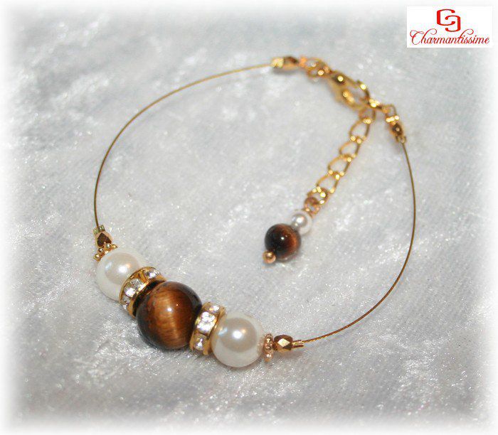 Bracelet Oeil de tigre strass & perles nacrées en bracelet sur fil doré