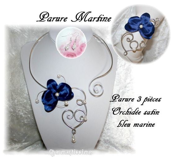 Parure bijoux mariage fleur orchidée bleu marine sur coeur en arabesques alu argent