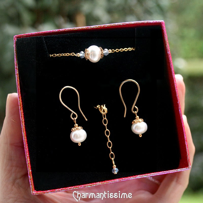Parure mariage bohème chic en perle d'eau douce et chaine fine or et gold filled, sur mesure, de la marque Charmantissime