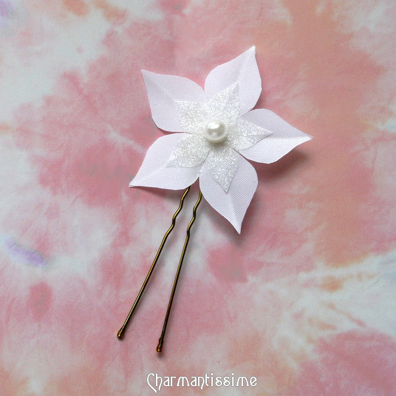 Epingle à cheveux fleur blanche en satin de soie organza