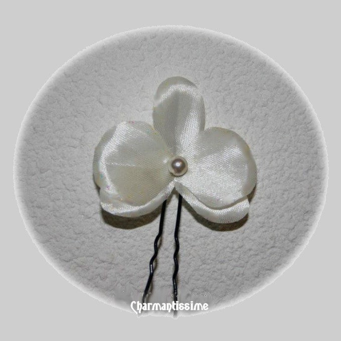 pic à chignon épingle à cheveux fleur orchidée ivoire en satin pour mariage