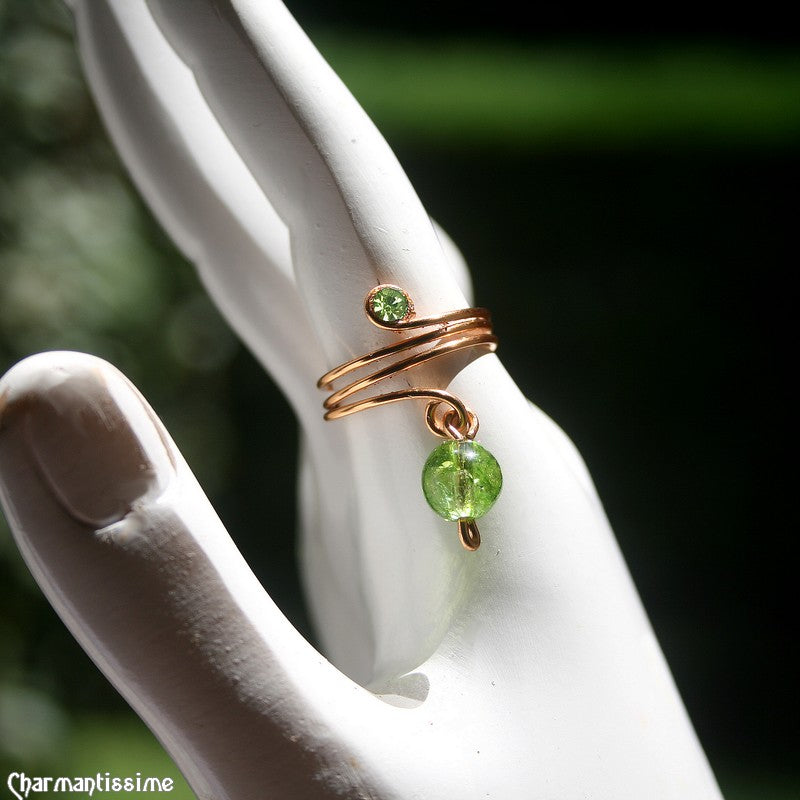 Bague femme pampille péridot olivine et strass cristal vert sur anneau cuivre
