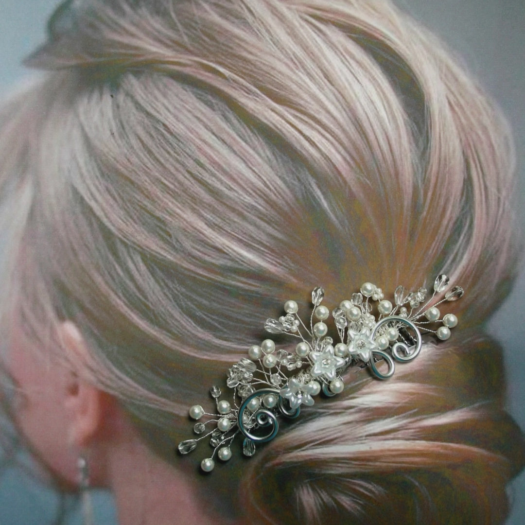 peigne cheveux de mariage en perles cristal et nacre à l'atelier Charmantissime