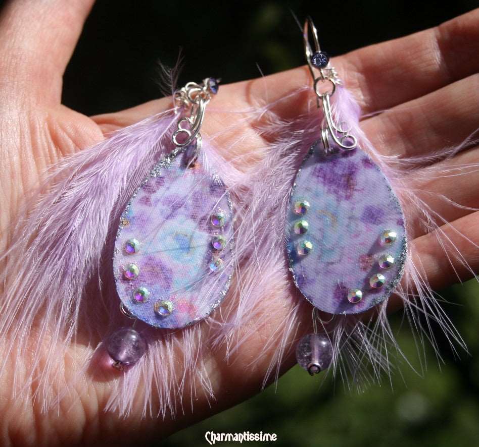Boucles d'oreilles gouttes satin floral violet bleu, améthyste, strass, plumes