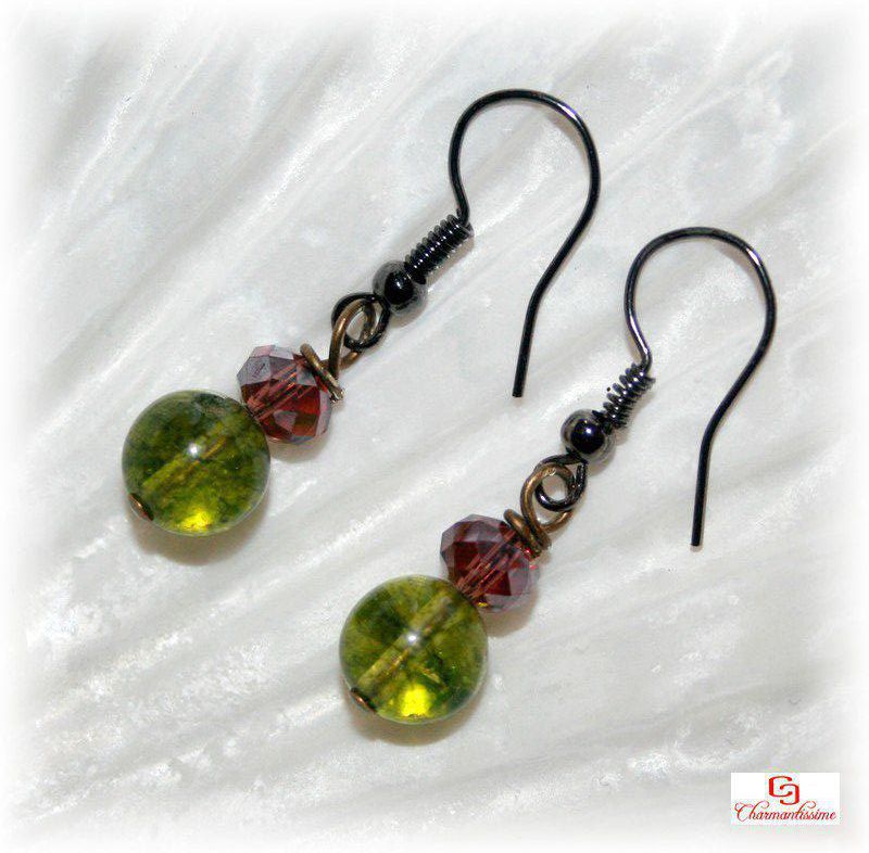Boucles d'oreilles pas cher Péridot vert et perles cristal prune Chamane Protection - laiton bronze