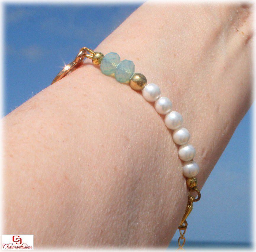 Bracelet femme cristal bleu turquoise Perles nacrées blanches et dorées