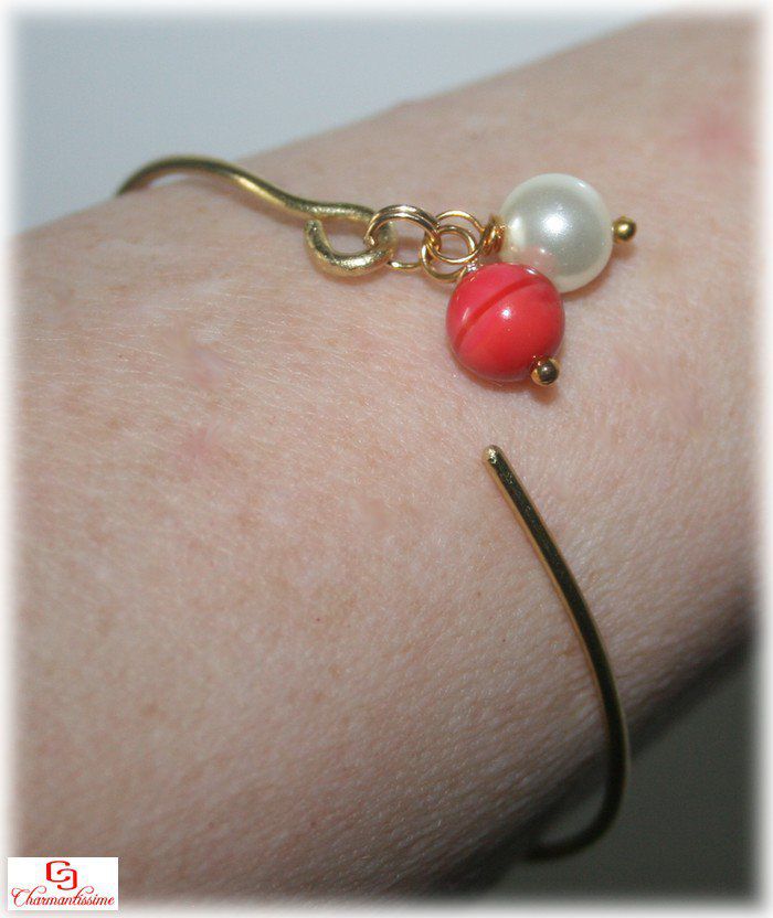 Bracelet femme jonc laiton doré or Pampilles perles nacre et Jade “rose-corail”, style boho-chic 