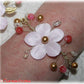 bracelet mariage fleur cerisier rose poudré sur laiton or perles cristal sakura du Japon