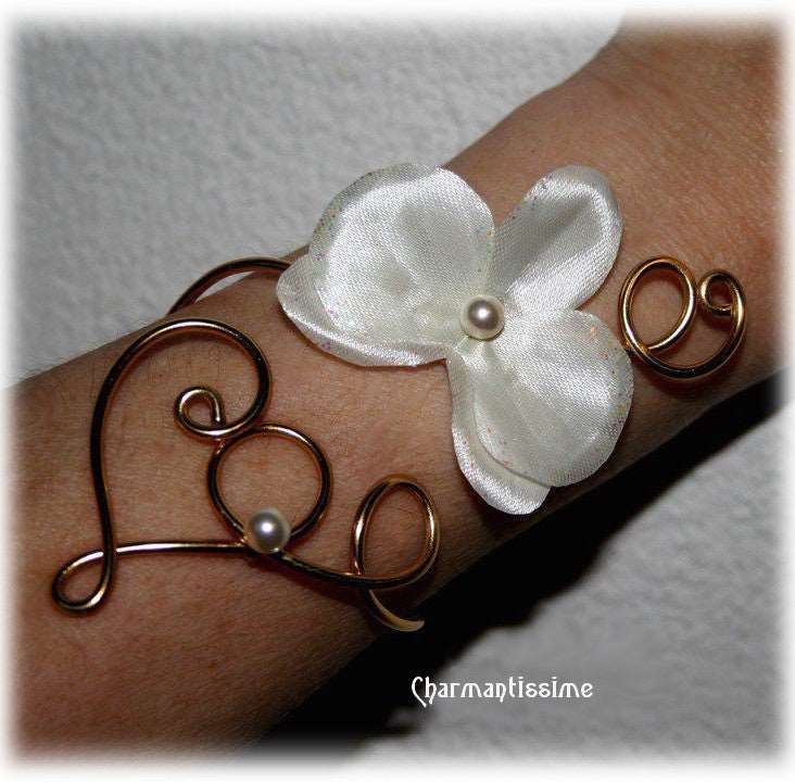 bracelet mariage fleur orchidée ivoire et coeur or pour mariee boheme
