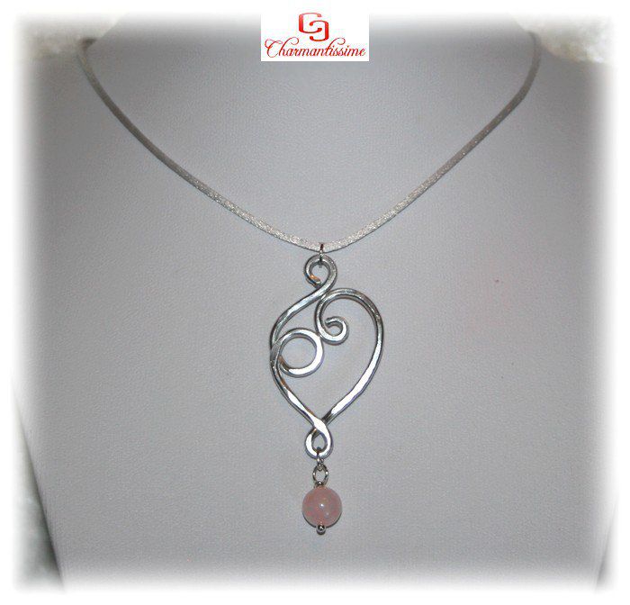 Collier pendentif coeur en spirale et Quartz rose sur cordon satiné