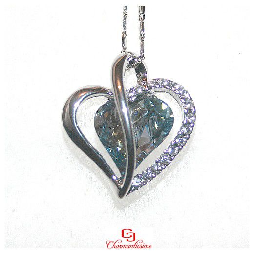 Coeur cristal strass effet zirconium spirale strassée monté en collier pas cher