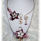 parure bracelet mariage original personnalisé avec fleur bordeaux ivoire sur fil alu doré et bordeaux
