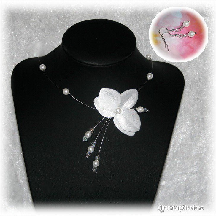 Parure collier de mariée bohème pas cher avec petite orchidée blanche et perles nacrées blanc neige
