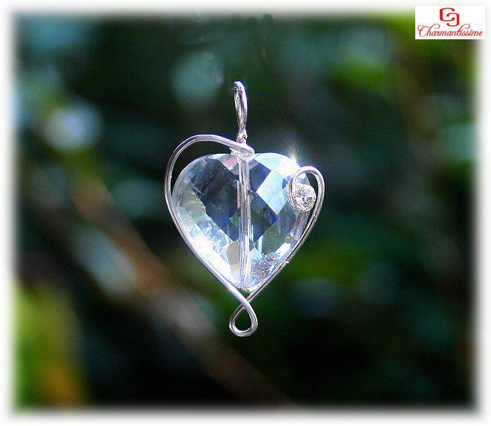 Pendentif coeur cristal bohême+ strass serti avec spirales plaqué-argent pas cher