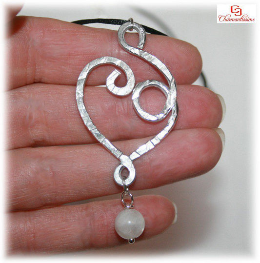 Collier Coeur Amour Créativité en métal argenté et Perle pierre de lune de style celtique elfique